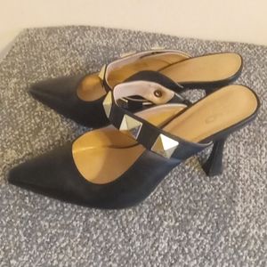 Mix no. 6 size 11 black and gold studded heels